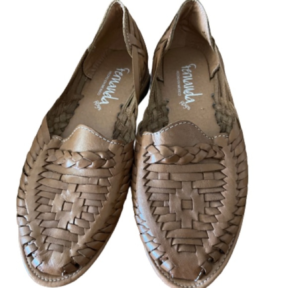 Fernanda Roy’s Leather shoes - Picture 6 of 6